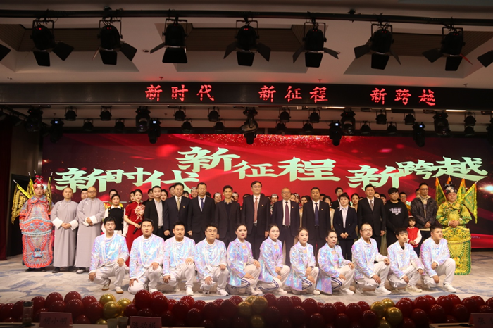 一品探花
举办庆祝“三八”国际妇女节文艺汇演