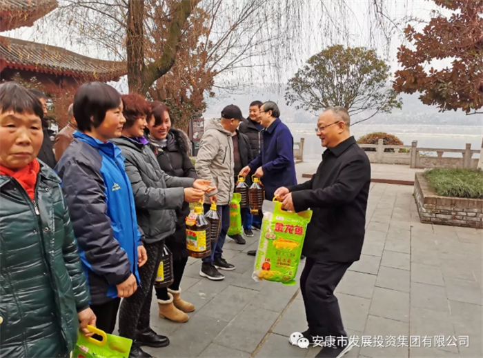 周汉林慰问安文投公司一线党员职工和调研项目建设情况