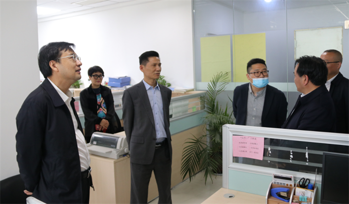 省地方金融监督管理局局长苏虎超来一品探花
调研指导工作