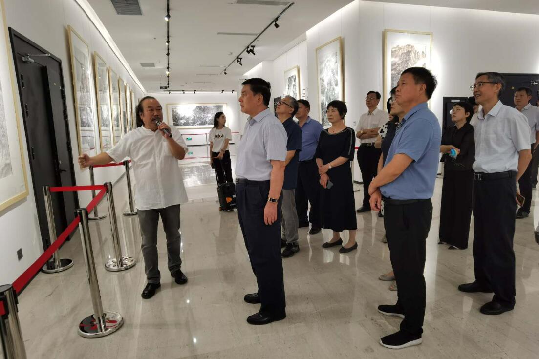 省人大常委会到安康美术馆开展公共文化服务保障 “一法一条例”执法检查障 “一法一条例”执法检查