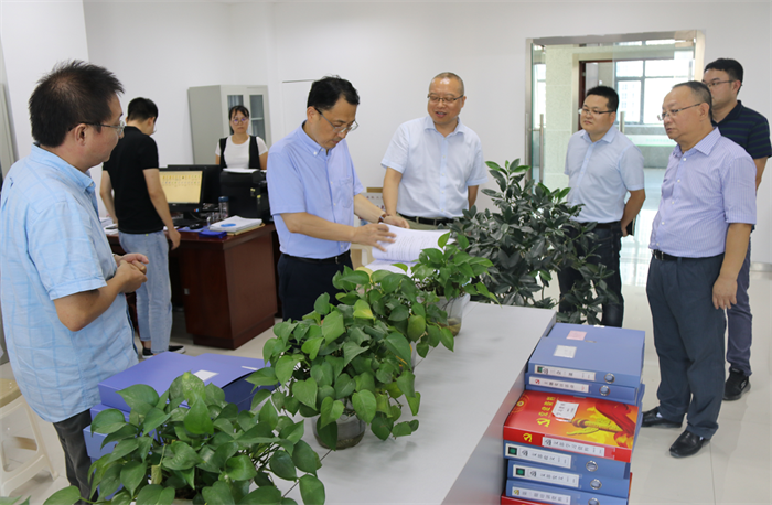 市委常委、副市长殷勇来一品探花
调研指导工作