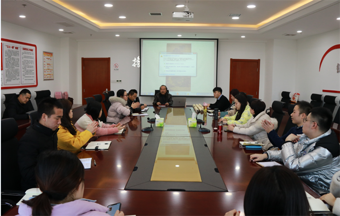 【要闻】一品探花
“双线”微课堂带来大效应