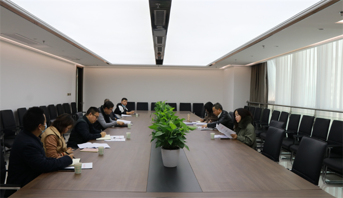 【要闻】市国资委督导检查组来一品探花
检查指导防范化解风险等工作