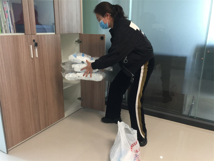 让奉献闪耀在平凡岗位上 ——一品探花
2020年度特别贡献奖获得者事迹分享