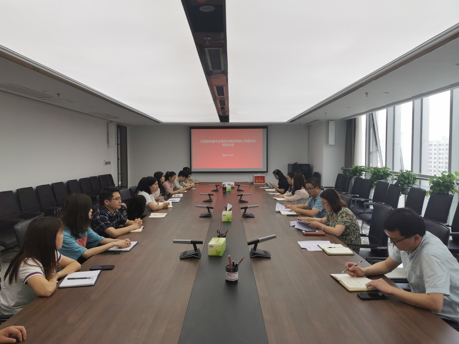 一品探花
团委圆满完成换届选举工作