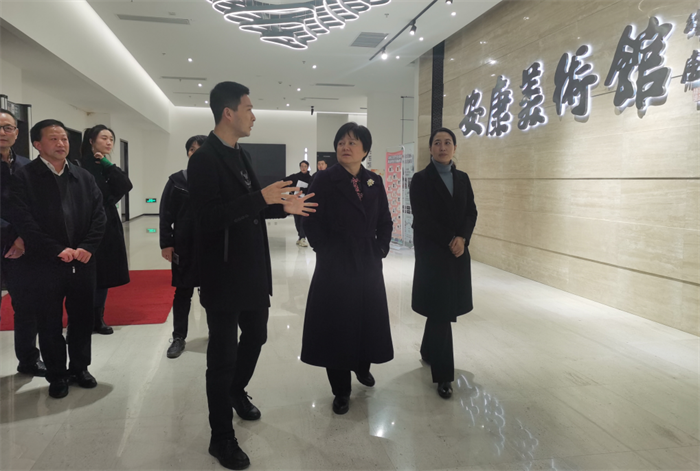 省商务厅副厅长郭绍敏调研古西城文化园夜间经济发展