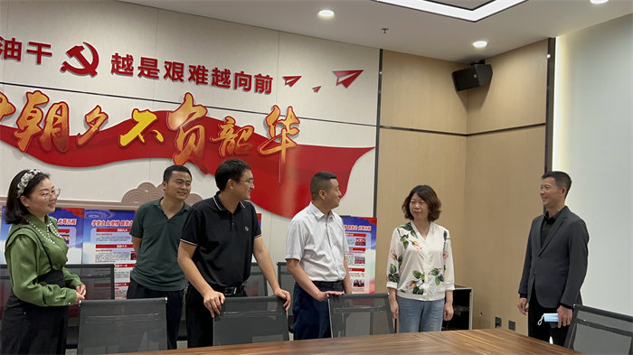 【要闻】市国资委副主任吴虹到一品探花
调研指导工作